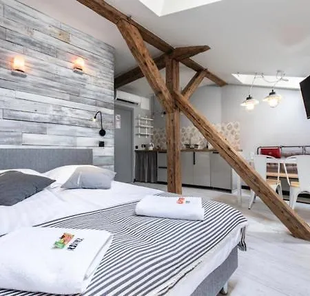 Misty Hideaway - 1Br & Ac - Kazimierz Апартаменты *